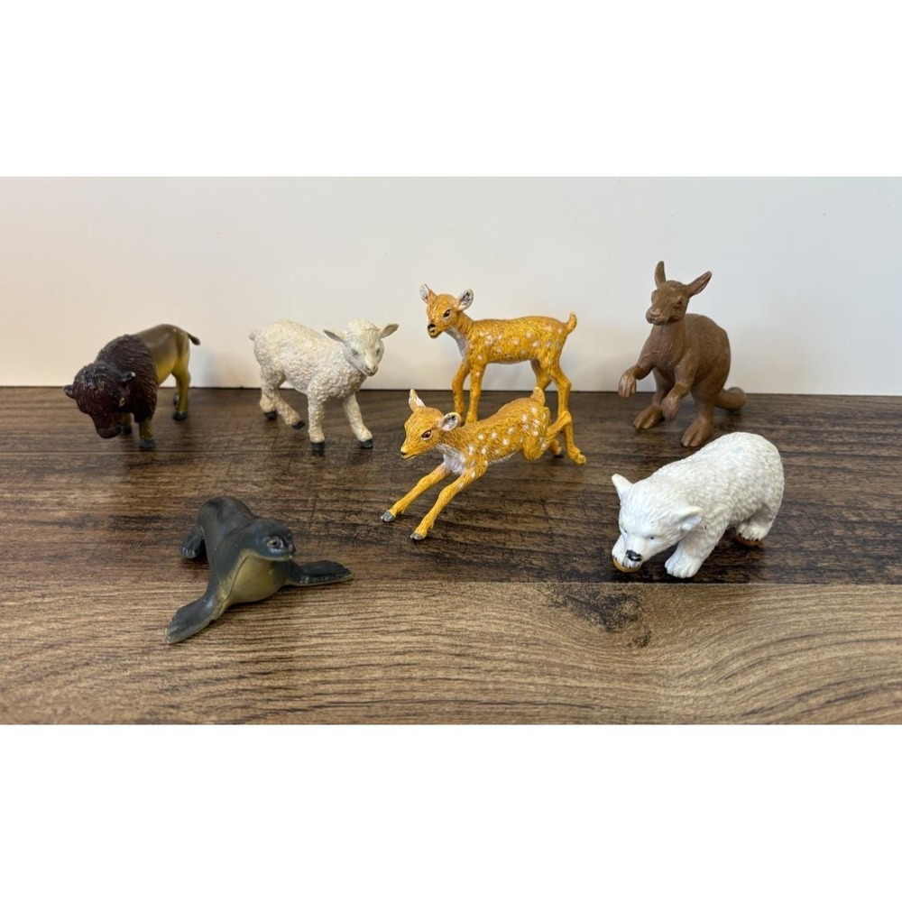Lot Of 7 Vintage AAA Hard Rubber Plastic Animals Toys Deer Sea Lion Bison Bear